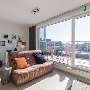 Apartment Penthouse Bij Leopoldpark, Ostende